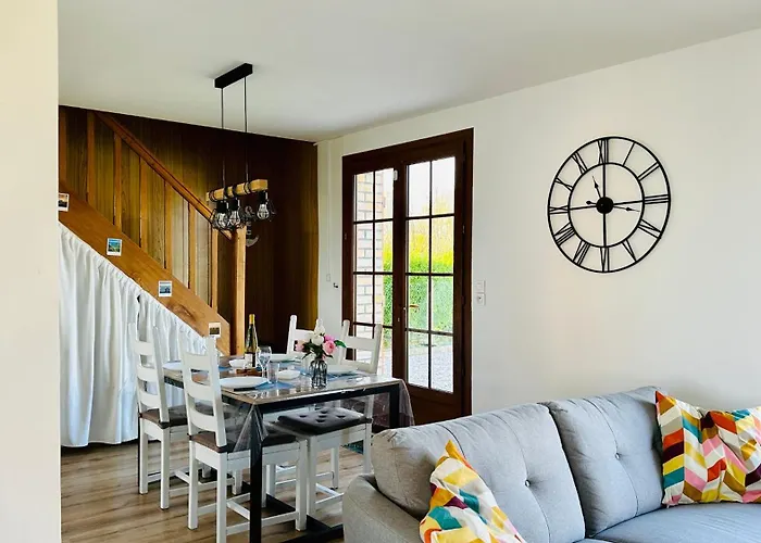 Holiday home Maison Le Chemin De Planches